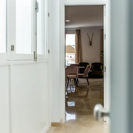 San Francisco Plaza Apartment