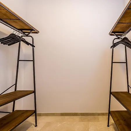 San Francisco Plaza Apartment *