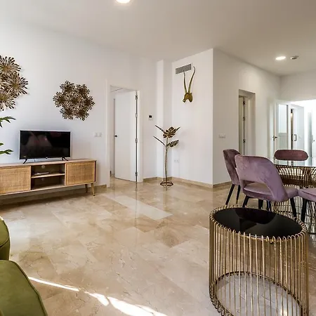 San Francisco Plaza Apartment